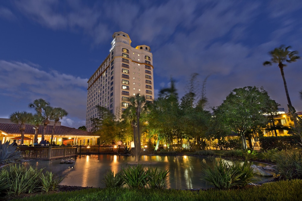 DoubleTree-by-Hilton-Hotel-Orlando-at-SeaWorld