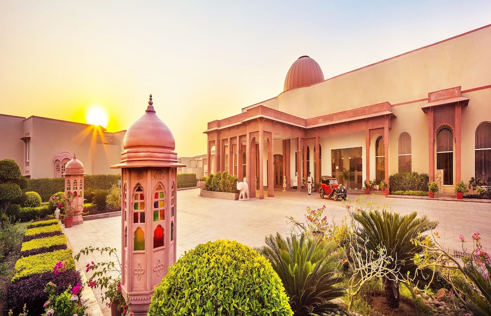 Orchha-Palace-and-Convention-Centre